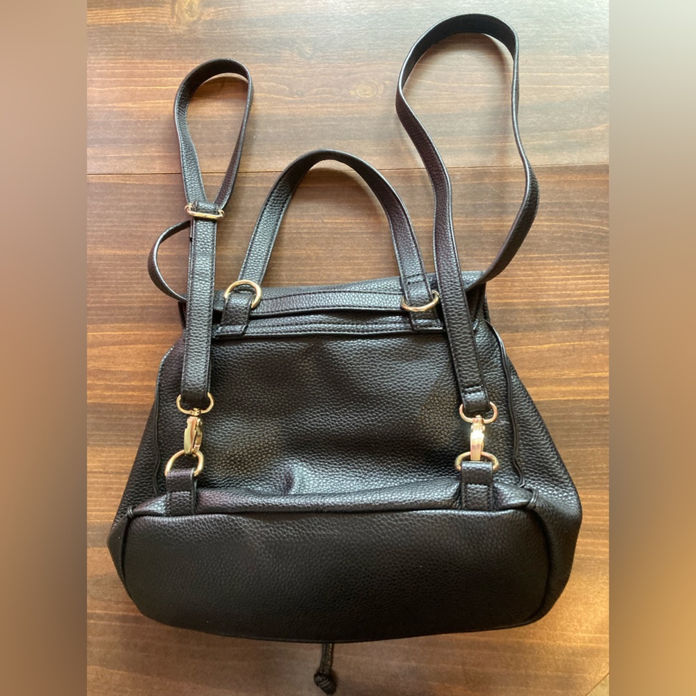 Nanette Lepore faux leather crossbody bag/backpack - Picture 3 of 6